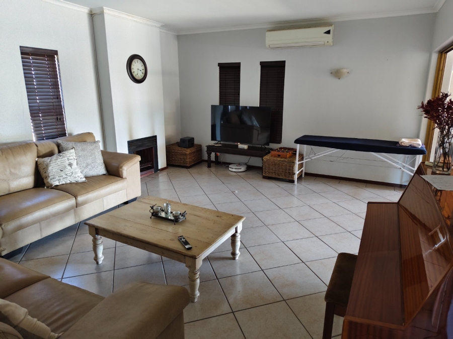 5 Bedroom Property for Sale in Paarl North Western Cape